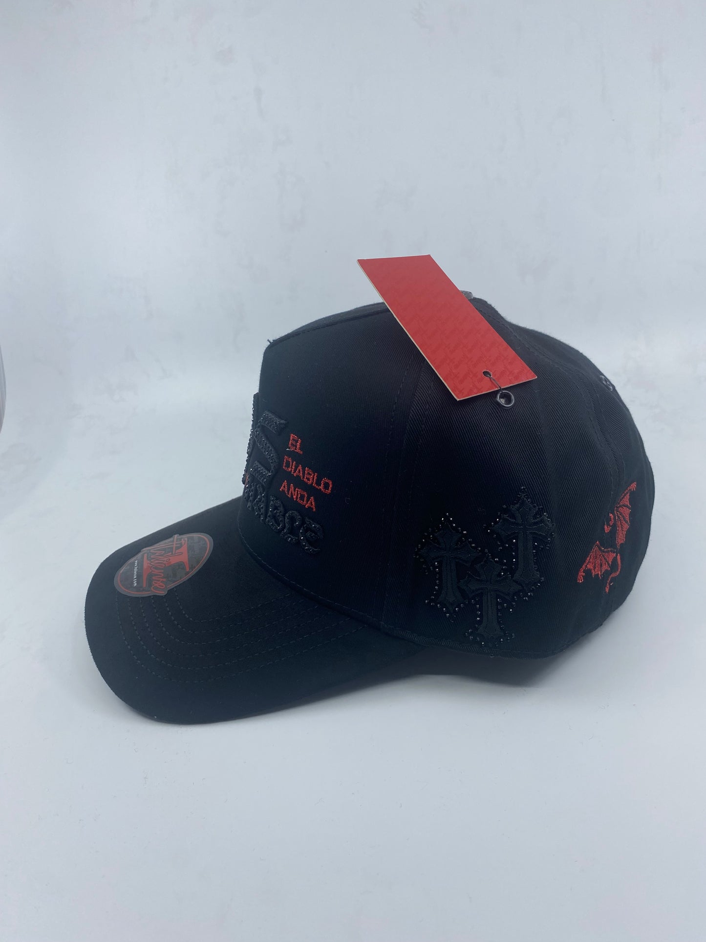 “Dios hable y hablé y el Diablo anda”